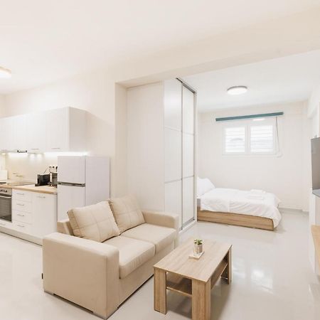 Fully Renovated Luxurious Semi-Basement Studio 雅典 外观 照片