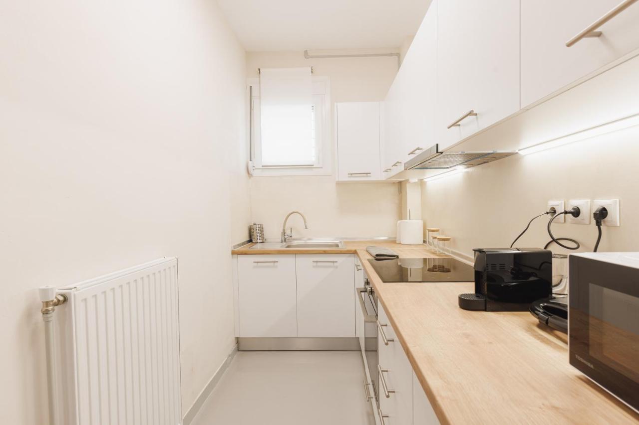 Fully Renovated Luxurious Semi-Basement Studio 雅典 外观 照片